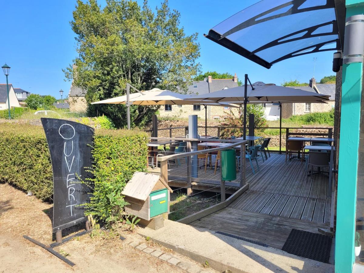 Le Petit Montmartre Hotel Dinard Exterior photo